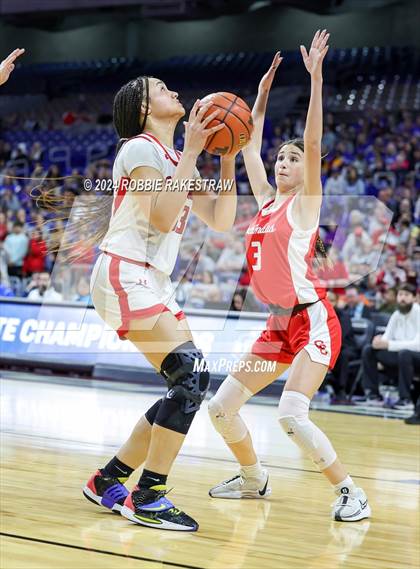 Thumbnail 2 in Huntington vs. Columbus (UIL 3A Basketball Semifinal) photogallery.