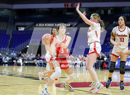 Thumbnail 1 in Huntington vs. Columbus (UIL 3A Basketball Semifinal) photogallery.