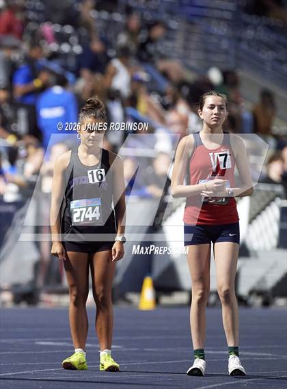 Thumbnail 2 in FHSAA Class 3A Final (3200m) photogallery.