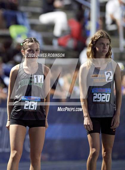 Thumbnail 1 in FHSAA Class 3A Final (3200m) photogallery.