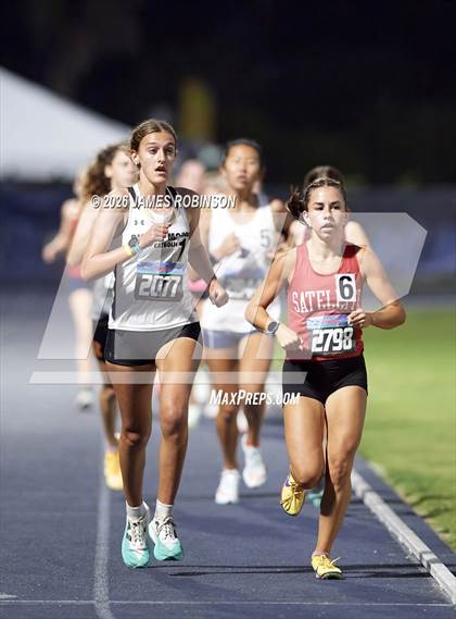 Thumbnail 1 in FHSAA Class 3A Final (3200m) photogallery.