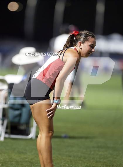 Thumbnail 2 in FHSAA Class 3A Final (3200m) photogallery.