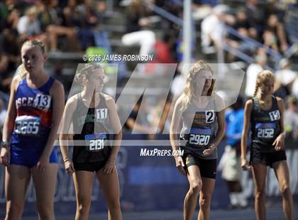 Thumbnail 2 in FHSAA Class 3A Final (3200m) photogallery.