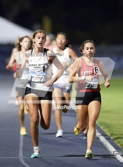 Thumbnail 3 in FHSAA Class 3A Final (3200m) photogallery.