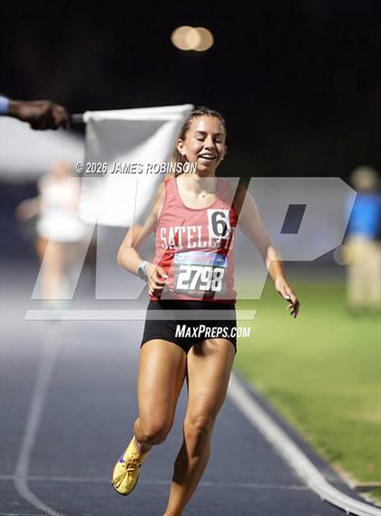 Thumbnail 1 in FHSAA Class 3A Final (3200m) photogallery.