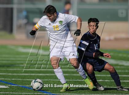 Thumbnail 3 in Notre Dame (SO) vs Royal (Valley Kick off Classic) photogallery.