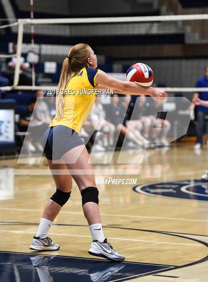 Thumbnail 3 in Marin Catholic vs. Alhambra (CIF NCS D3 Semi-Finals) photogallery.