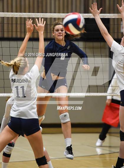 Thumbnail 3 in Marin Catholic vs. Alhambra (CIF NCS D3 Semi-Finals) photogallery.