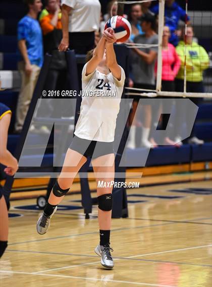 Thumbnail 3 in Marin Catholic vs. Alhambra (CIF NCS D3 Semi-Finals) photogallery.