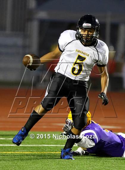 Thumbnail 2 in Lynwood vs. Firebaugh (Lynwood City Classic) photogallery.