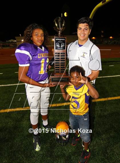 Thumbnail 3 in Lynwood vs. Firebaugh (Lynwood City Classic) photogallery.