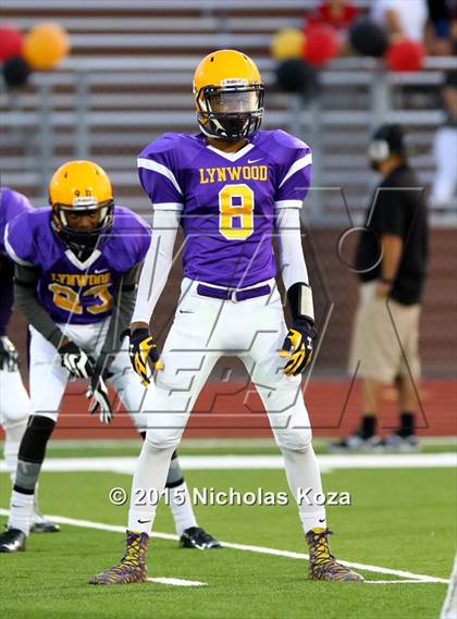 Thumbnail 2 in Lynwood vs. Firebaugh (Lynwood City Classic) photogallery.