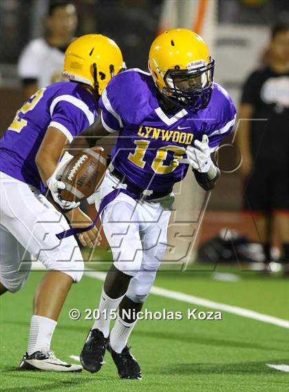 Thumbnail 3 in Lynwood vs. Firebaugh (Lynwood City Classic) photogallery.