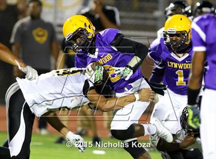 Thumbnail 2 in Lynwood vs. Firebaugh (Lynwood City Classic) photogallery.