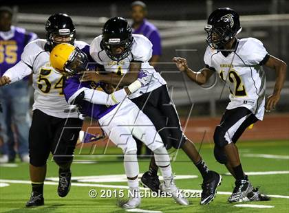 Thumbnail 2 in Lynwood vs. Firebaugh (Lynwood City Classic) photogallery.