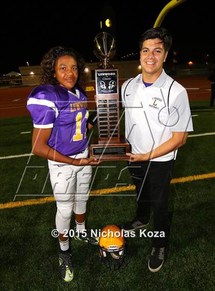 Thumbnail 1 in Lynwood vs. Firebaugh (Lynwood City Classic) photogallery.