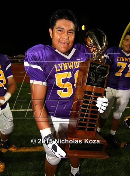 Thumbnail 2 in Lynwood vs. Firebaugh (Lynwood City Classic) photogallery.