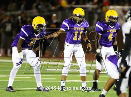 Thumbnail 3 in Lynwood vs. Firebaugh (Lynwood City Classic) photogallery.