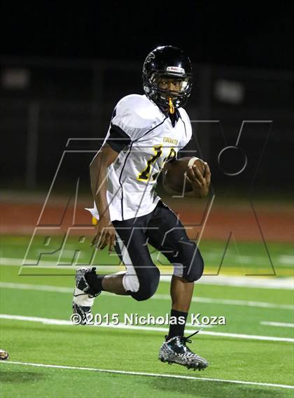 Thumbnail 2 in Lynwood vs. Firebaugh (Lynwood City Classic) photogallery.
