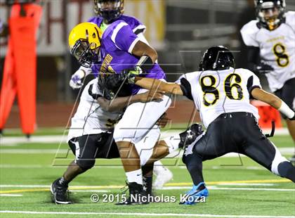 Thumbnail 2 in Lynwood vs. Firebaugh (Lynwood City Classic) photogallery.