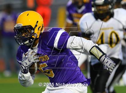 Thumbnail 2 in Lynwood vs. Firebaugh (Lynwood City Classic) photogallery.