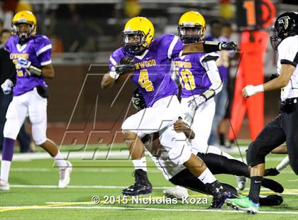 Thumbnail 2 in Lynwood vs. Firebaugh (Lynwood City Classic) photogallery.