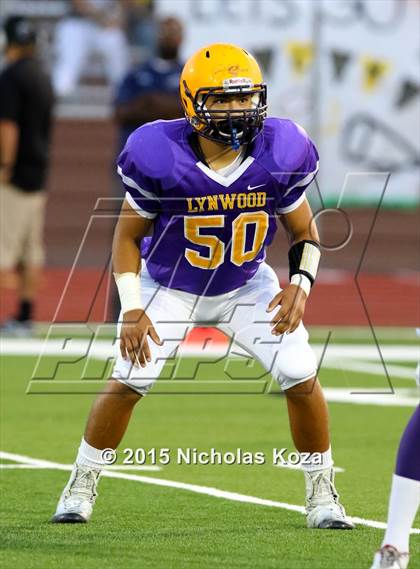 Thumbnail 1 in Lynwood vs. Firebaugh (Lynwood City Classic) photogallery.