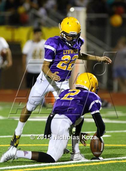 Thumbnail 1 in Lynwood vs. Firebaugh (Lynwood City Classic) photogallery.