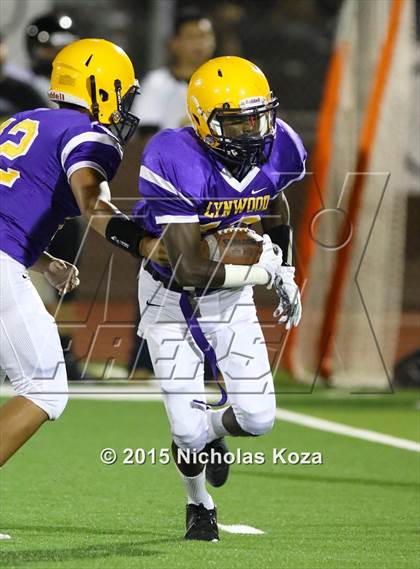 Thumbnail 2 in Lynwood vs. Firebaugh (Lynwood City Classic) photogallery.