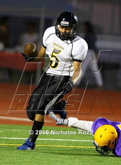 Thumbnail 2 in Lynwood vs. Firebaugh (Lynwood City Classic) photogallery.