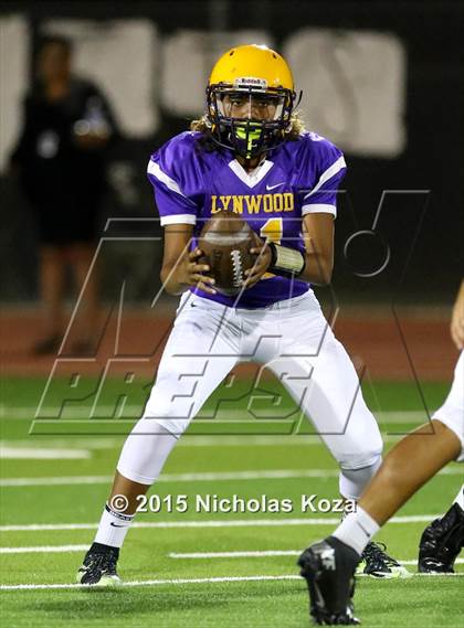 Thumbnail 1 in Lynwood vs. Firebaugh (Lynwood City Classic) photogallery.