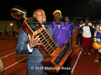 Thumbnail 3 in Lynwood vs. Firebaugh (Lynwood City Classic) photogallery.