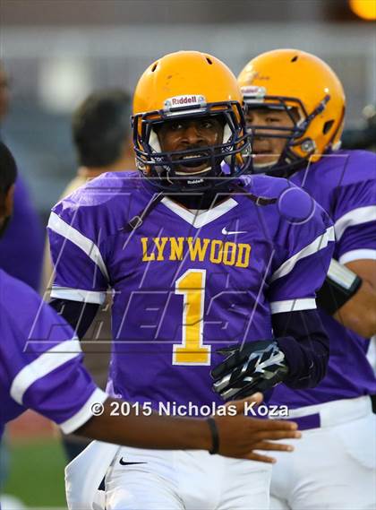 Thumbnail 2 in Lynwood vs. Firebaugh (Lynwood City Classic) photogallery.