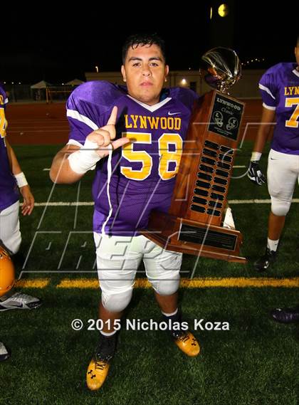 Thumbnail 2 in Lynwood vs. Firebaugh (Lynwood City Classic) photogallery.