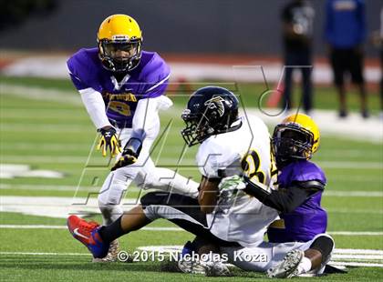 Thumbnail 3 in Lynwood vs. Firebaugh (Lynwood City Classic) photogallery.
