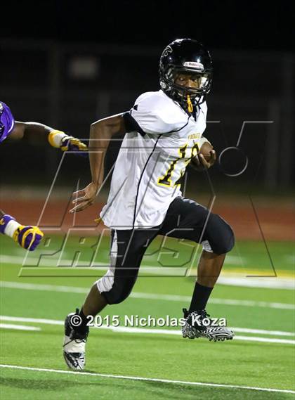 Thumbnail 1 in Lynwood vs. Firebaugh (Lynwood City Classic) photogallery.
