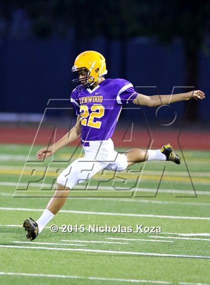 Thumbnail 3 in Lynwood vs. Firebaugh (Lynwood City Classic) photogallery.