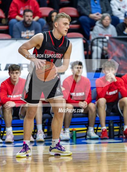 Thumbnail 3 in Mount Sinai vs Glens Falls (NYSPHSAA Class A Championship) photogallery.