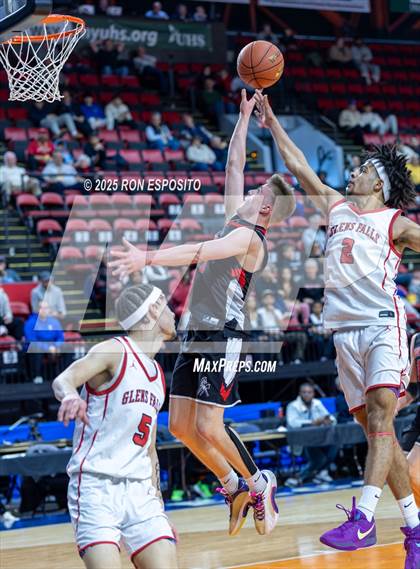 Thumbnail 2 in Mount Sinai vs Glens Falls (NYSPHSAA Class A Championship) photogallery.