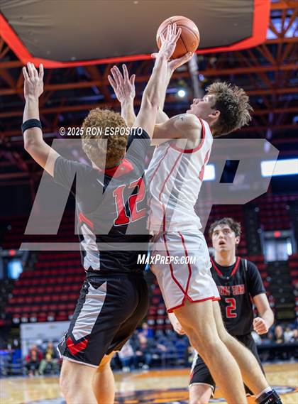 Thumbnail 2 in Mount Sinai vs Glens Falls (NYSPHSAA Class A Championship) photogallery.