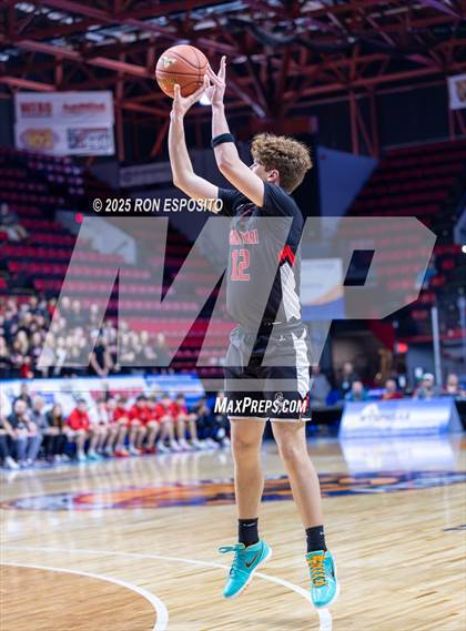 Thumbnail 3 in Mount Sinai vs Glens Falls (NYSPHSAA Class A Championship) photogallery.