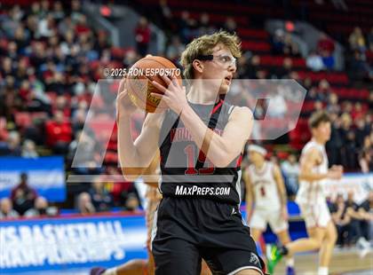 Thumbnail 3 in Mount Sinai vs Glens Falls (NYSPHSAA Class A Championship) photogallery.