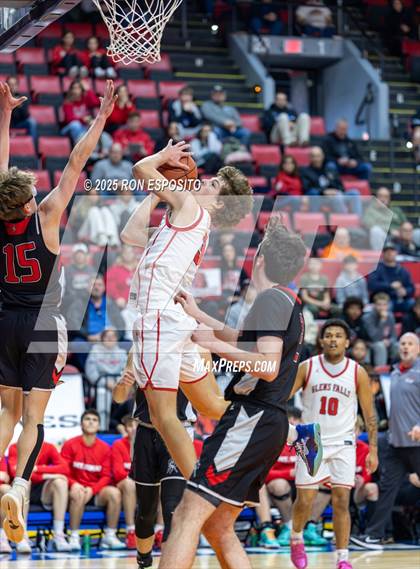 Thumbnail 2 in Mount Sinai vs Glens Falls (NYSPHSAA Class A Championship) photogallery.