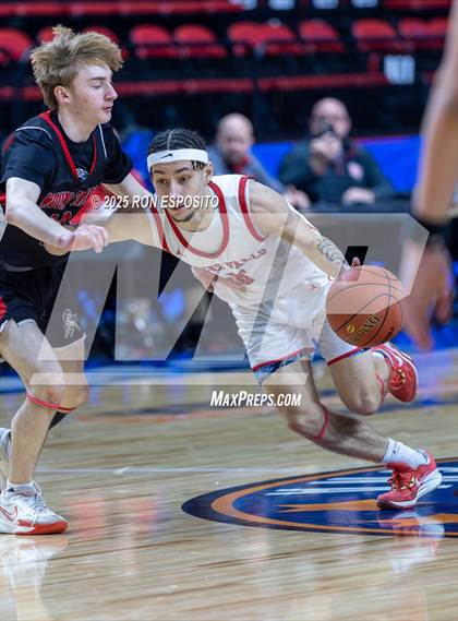 Thumbnail 3 in Mount Sinai vs Glens Falls (NYSPHSAA Class A Championship) photogallery.