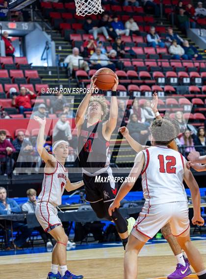 Thumbnail 2 in Mount Sinai vs Glens Falls (NYSPHSAA Class A Championship) photogallery.