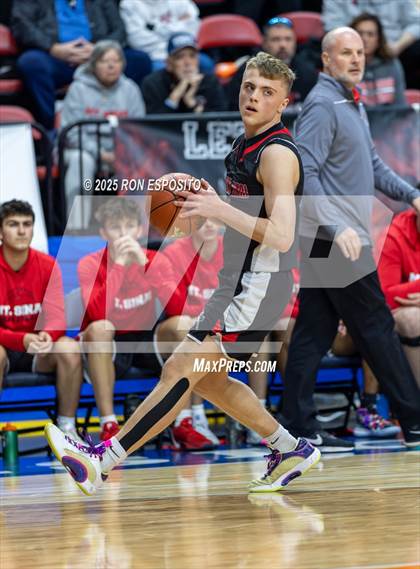Thumbnail 2 in Mount Sinai vs Glens Falls (NYSPHSAA Class A Championship) photogallery.