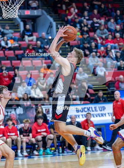 Thumbnail 2 in Mount Sinai vs Glens Falls (NYSPHSAA Class A Championship) photogallery.