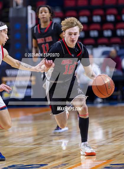 Thumbnail 3 in Mount Sinai vs Glens Falls (NYSPHSAA Class A Championship) photogallery.