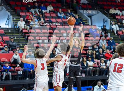 Thumbnail 3 in Mount Sinai vs Glens Falls (NYSPHSAA Class A Championship) photogallery.