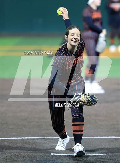 Thumbnail 2 in Grand Saline vs Longview photogallery.